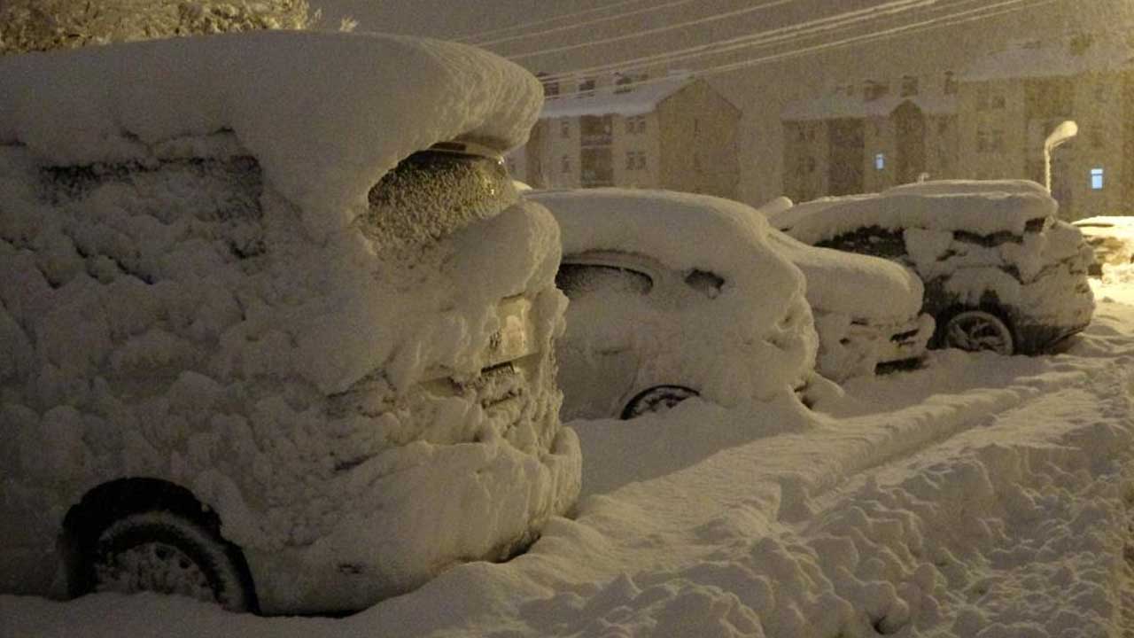 Foto - Aralıksız devam eden kar yağışı şehri beyaza bürüdü