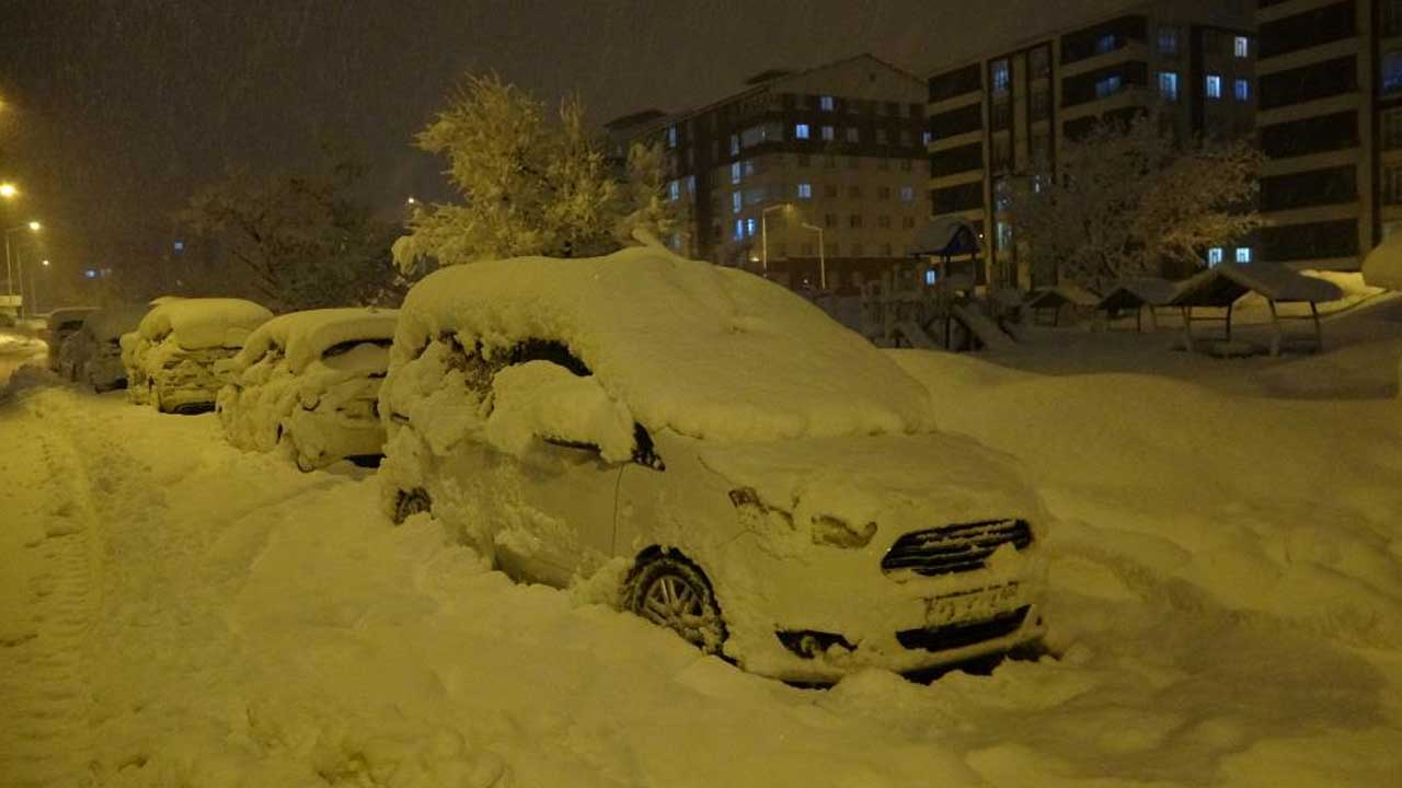 Foto - Aralıksız devam eden kar yağışı şehri beyaza bürüdü