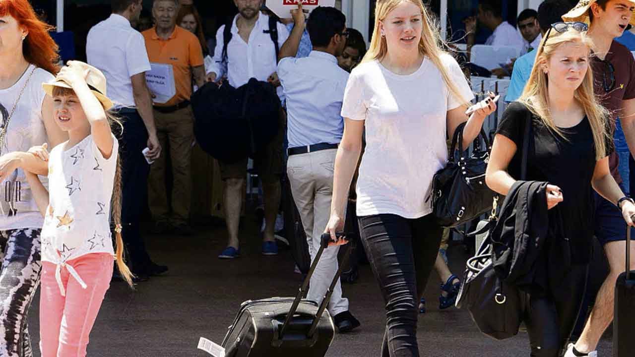 Foto - Zayed'in dünyası başına yıkıldı! BAE'den korkup Türkiye'yi seçmeye başladılar