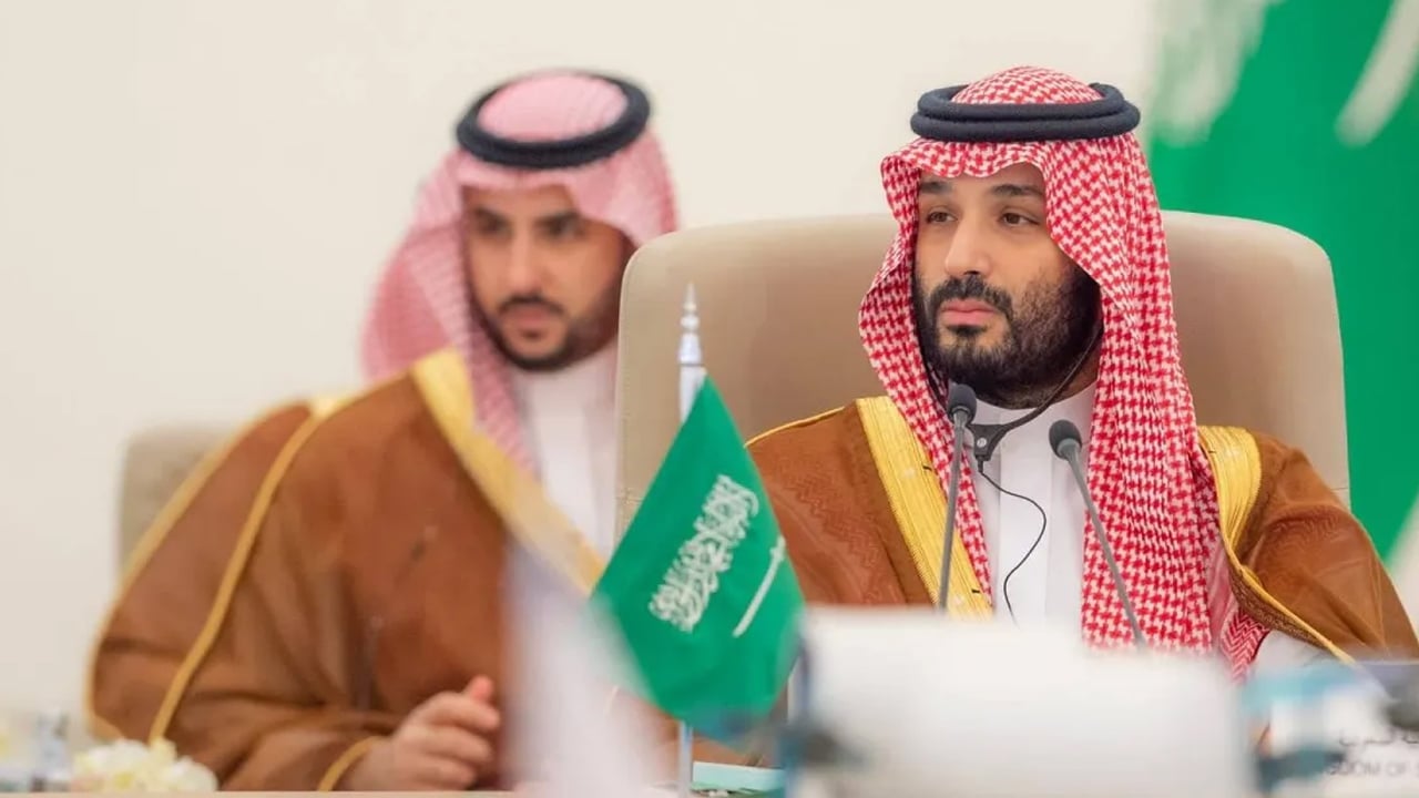 Foto - Arap ülkesinde 85 yıllık sessizlik bozuldu: Nesli tükenme tehlikesi altındaki dev ayak çöle geri dönüyor!