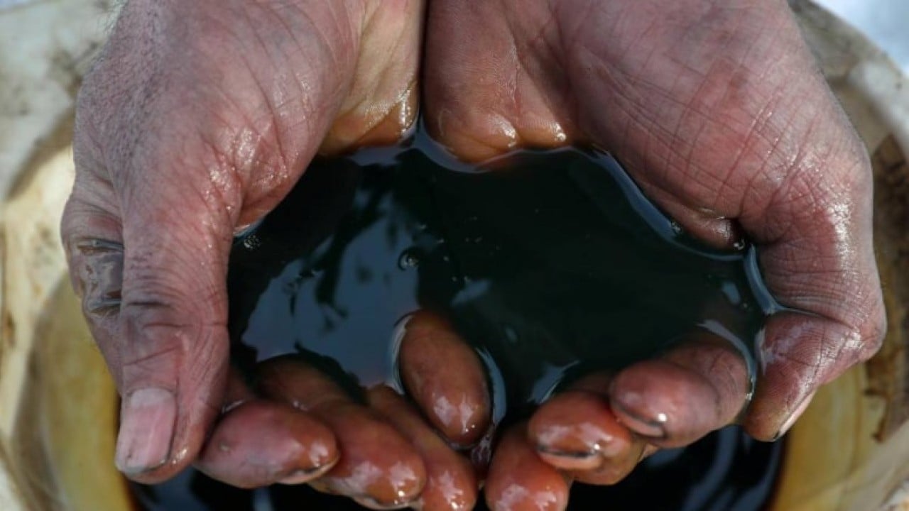 Foto - Arazisinde su ararken petrol buldu: Hayatı zindana döndü