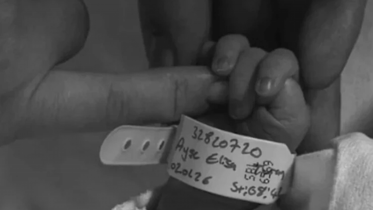 Foto - Arda Turan amca oldu! Yeğenine yaptığı jest dikkat çekti