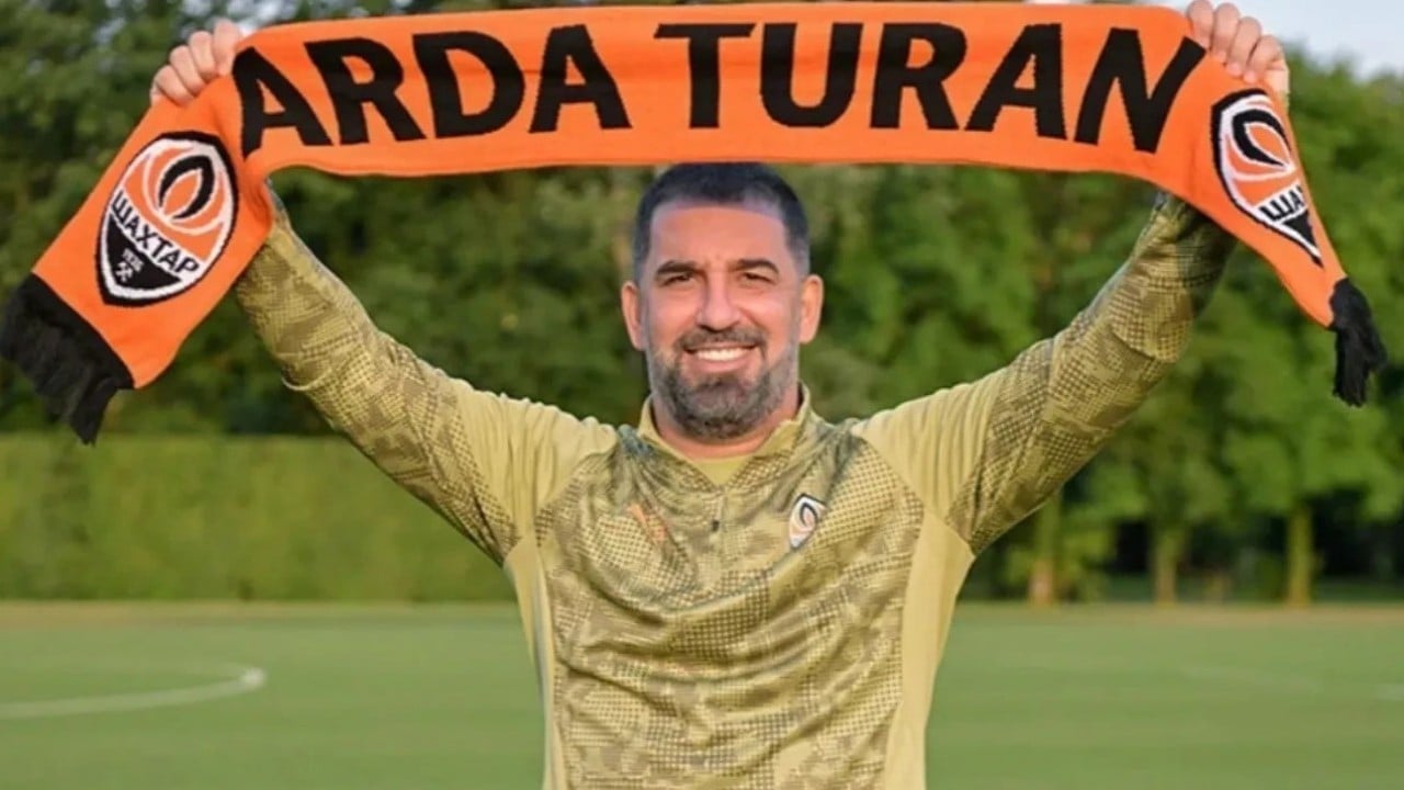Foto - Arda Turan, Ukrayna’da yılın teknik direktörü seçildi