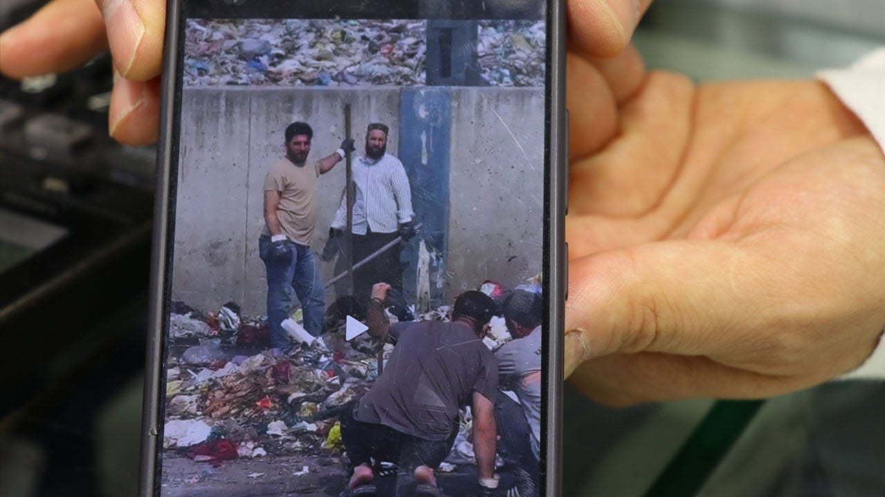 Foto - Arkadaşı emanet etti, eşi yanlışlıkla çöpe attı: Atık merkezinin altını üstüne getirdi ama evin önündeki çöpte bulundu