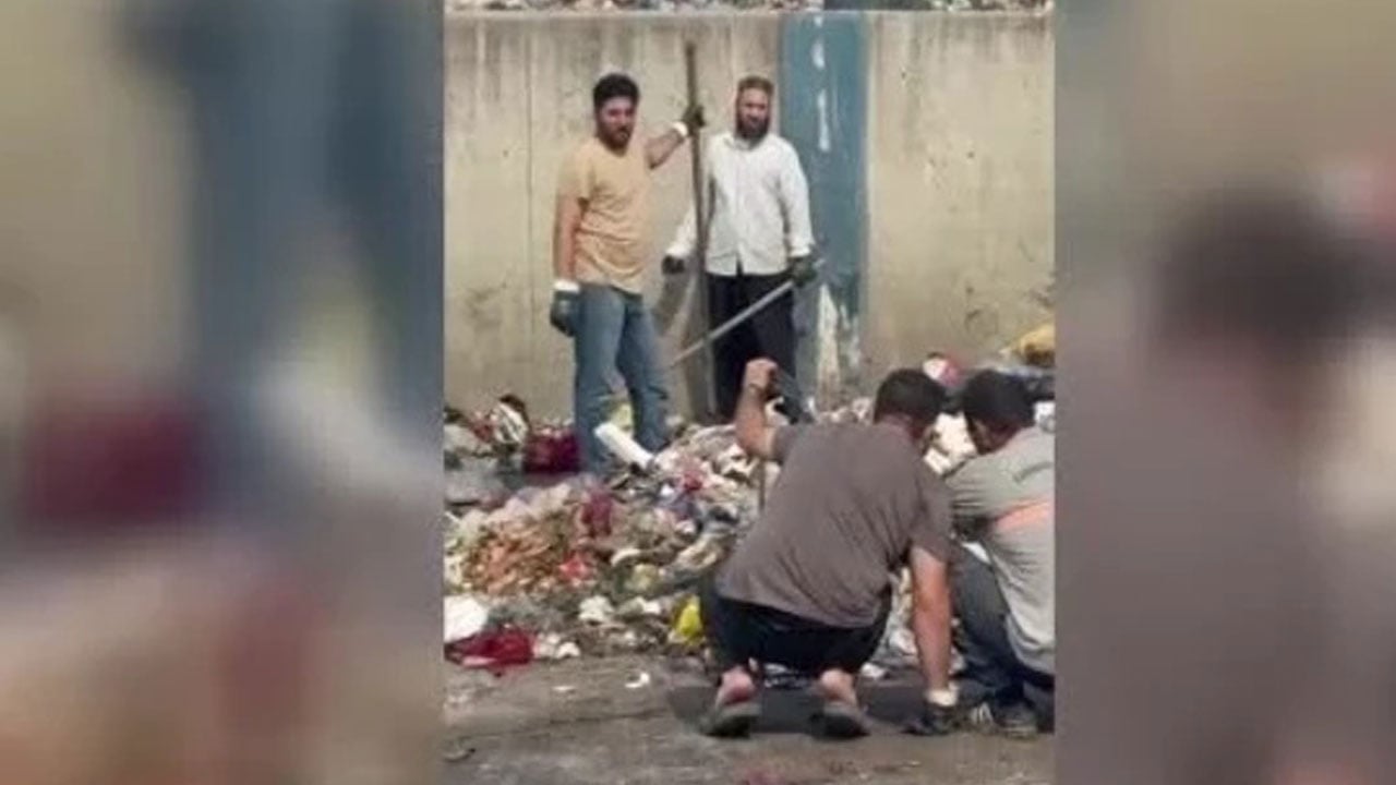 Foto - Arkadaşı emanet etti, eşi yanlışlıkla çöpe attı: Atık merkezinin altını üstüne getirdi ama evin önündeki çöpte bulundu
