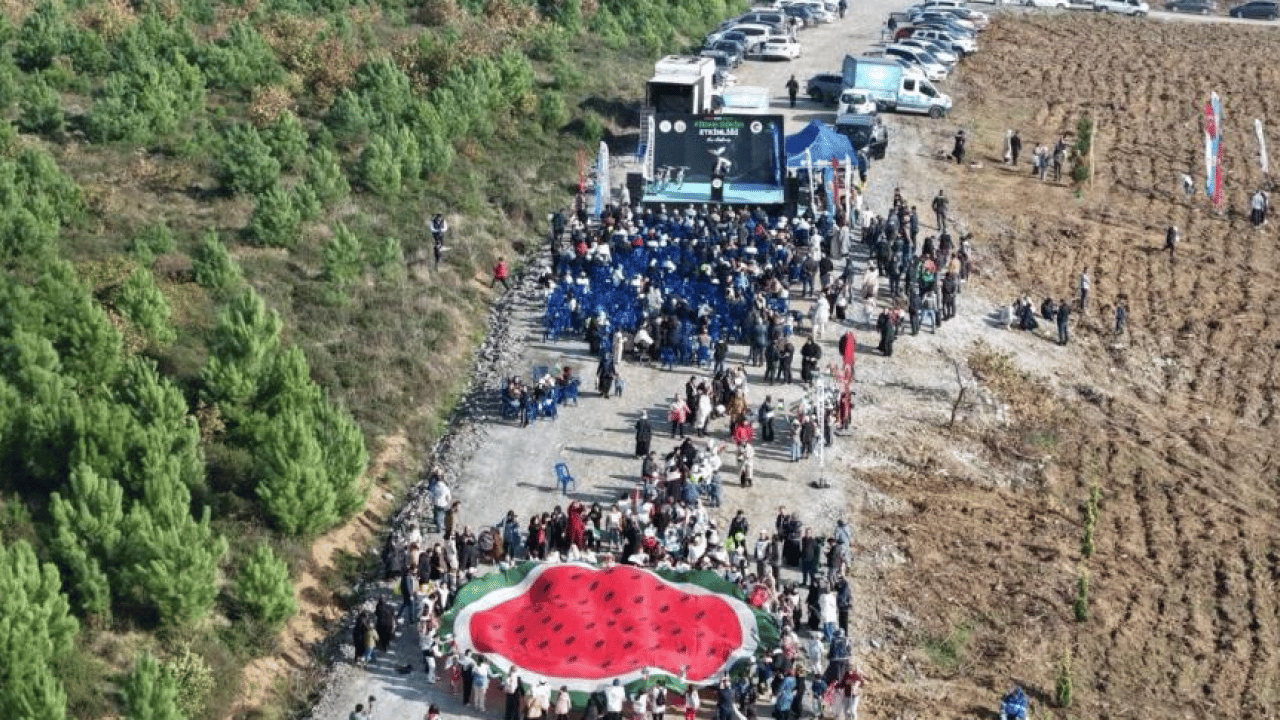 Foto - Arnavutköy’de duygulandıran etkinlik: Gazze şehitleri için 10 bin fidan dikildi
