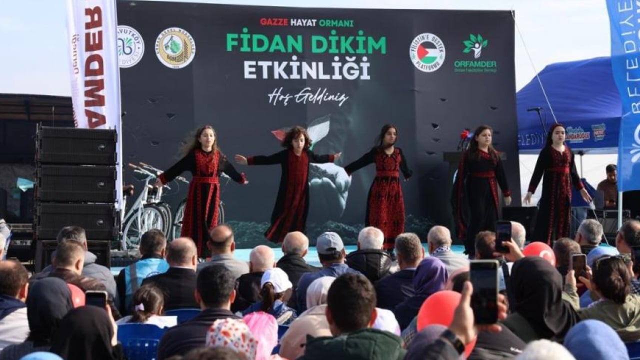 Foto - Arnavutköy’de duygulandıran etkinlik: Gazze şehitleri için 10 bin fidan dikildi