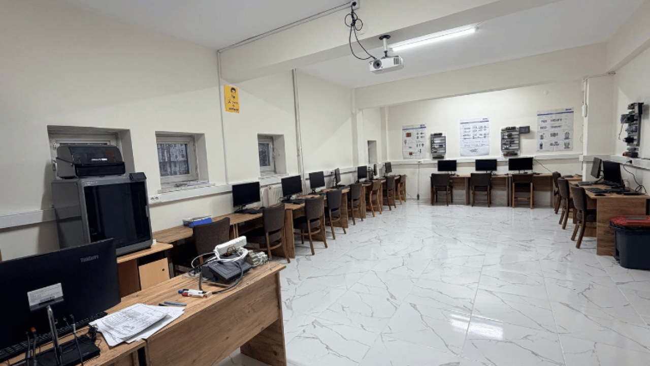 Foto - Arnavutköy'de eğitimde dönüşümün mimarı: Okul Müdürü Yunus Topuz'un stratejik hamleleri...