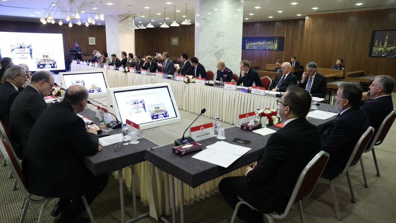 Foto - Arpaguş toplantıya katıldı: İslamofobiye karşı verilen mücadele, insan onurunu koruma mücadelesidir