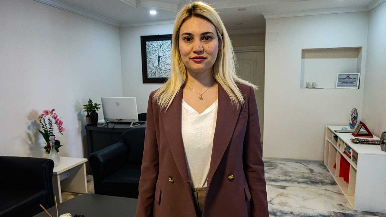 Foto - Arsız Müjde’nin yüzünden başına neler geldi neler! Film sahnesi paylaşırken 2 kez düşünün