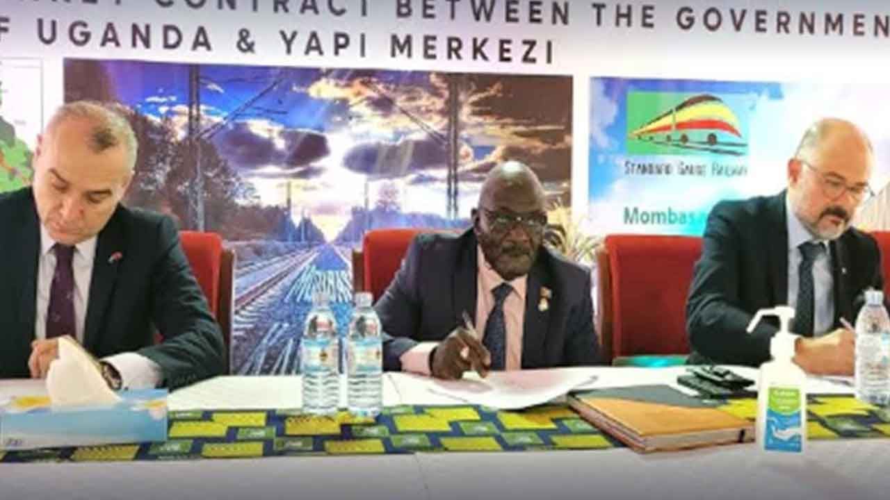 Foto - Arsız Ugandalı generalden Türkiye'ye yeni tehdit: Babamla konuşup Çinlilere vereceğim