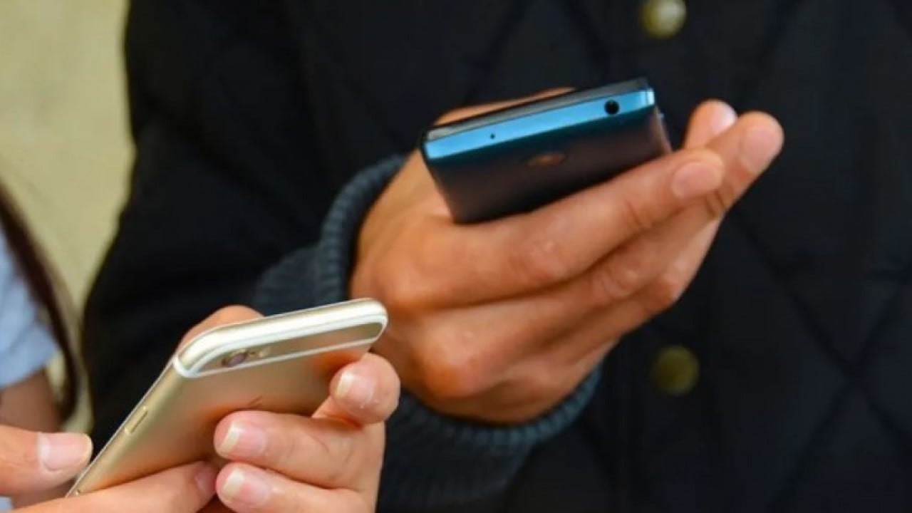 Foto - Artık hep cepte bir tane var! Nüfusu çoktan geçti!