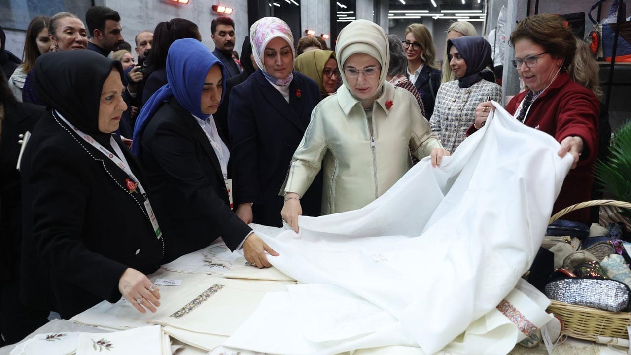 Foto - 'Artsın Eksilmesin' pazarını Emine Erdoğan açtı! İhtiyaç sahipleri nefes alacak: Bir alışveriş bin iyilik! 