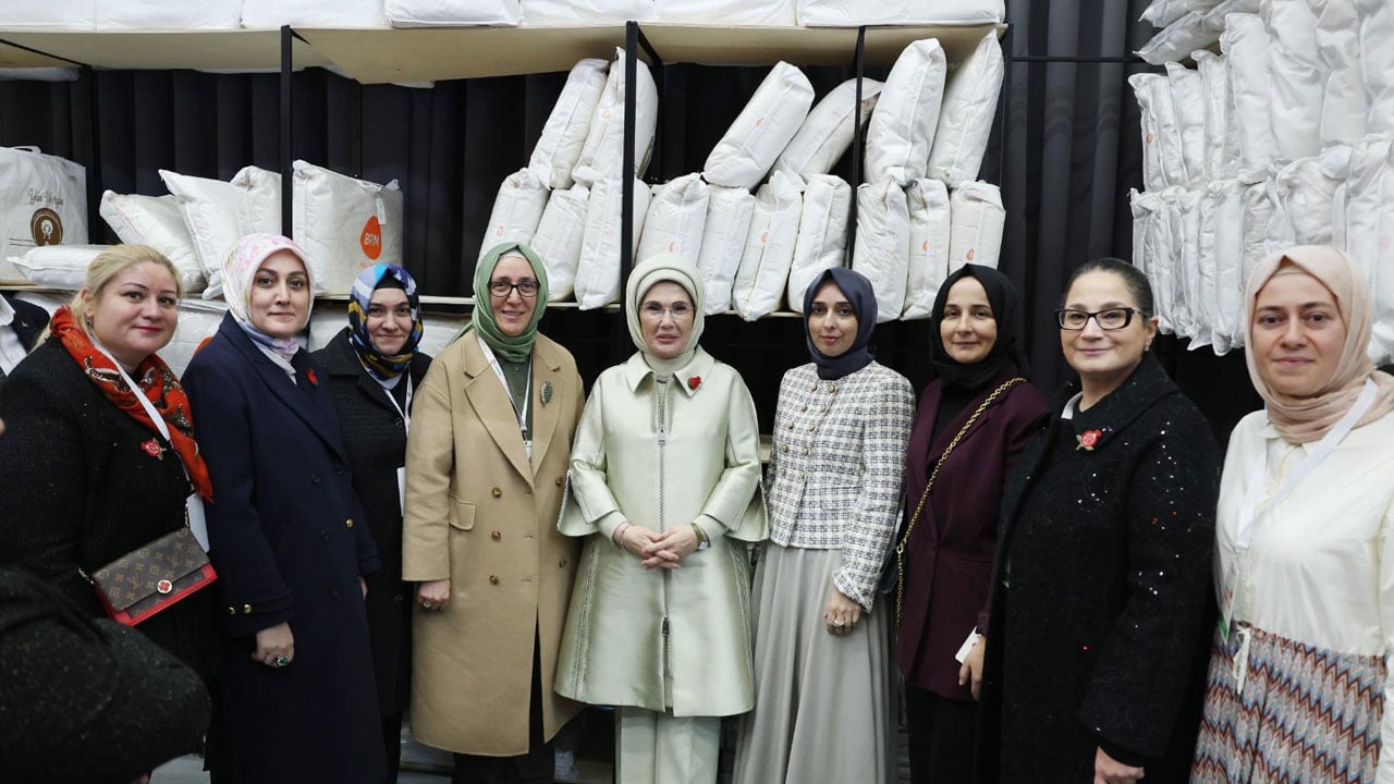 Foto - 'Artsın Eksilmesin' pazarını Emine Erdoğan açtı! İhtiyaç sahipleri nefes alacak: Bir alışveriş bin iyilik! 