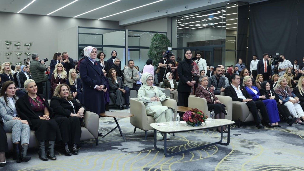 Foto - 'Artsın Eksilmesin' pazarını Emine Erdoğan açtı! İhtiyaç sahipleri nefes alacak: Bir alışveriş bin iyilik! 