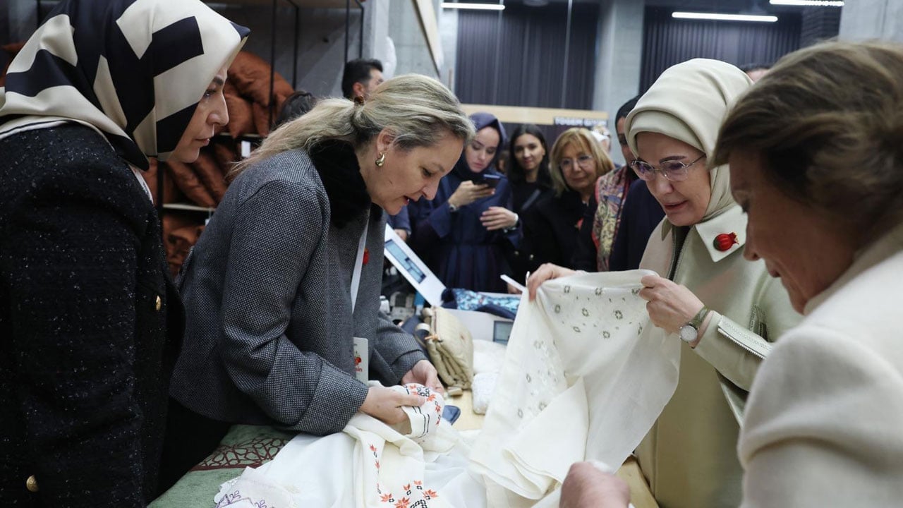 Foto - 'Artsın Eksilmesin' pazarını Emine Erdoğan açtı! İhtiyaç sahipleri nefes alacak: Bir alışveriş bin iyilik! 
