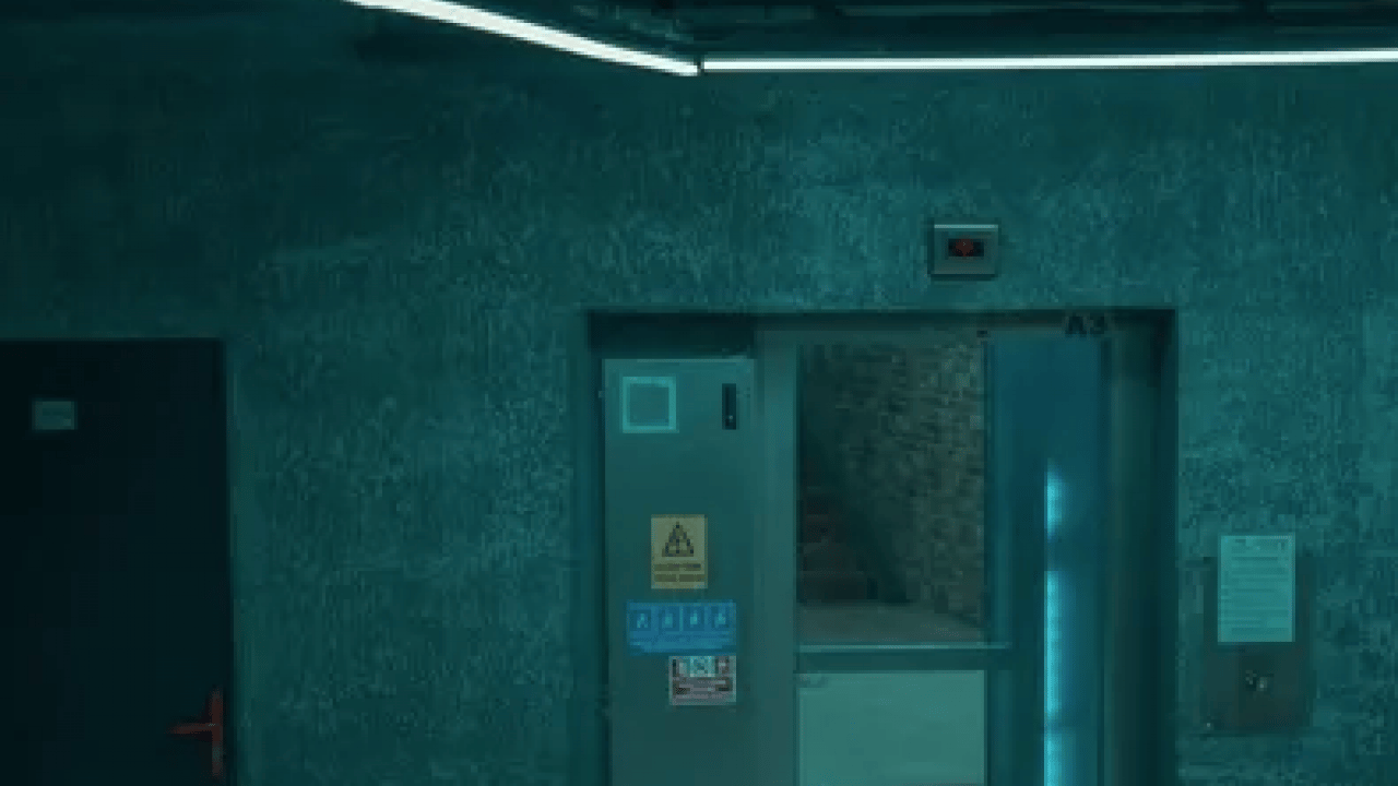 Foto - Asansörlerdeki aynalar meğer süs değilmiş! Dar alan, hava hissinin azlığı...