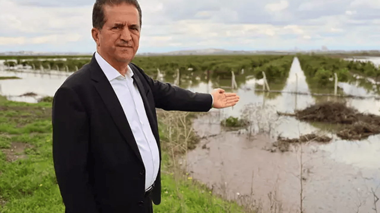 Aşırı yağışlar üreticiyi zorladı: Binlerce dönüm ekili alan göle döndü