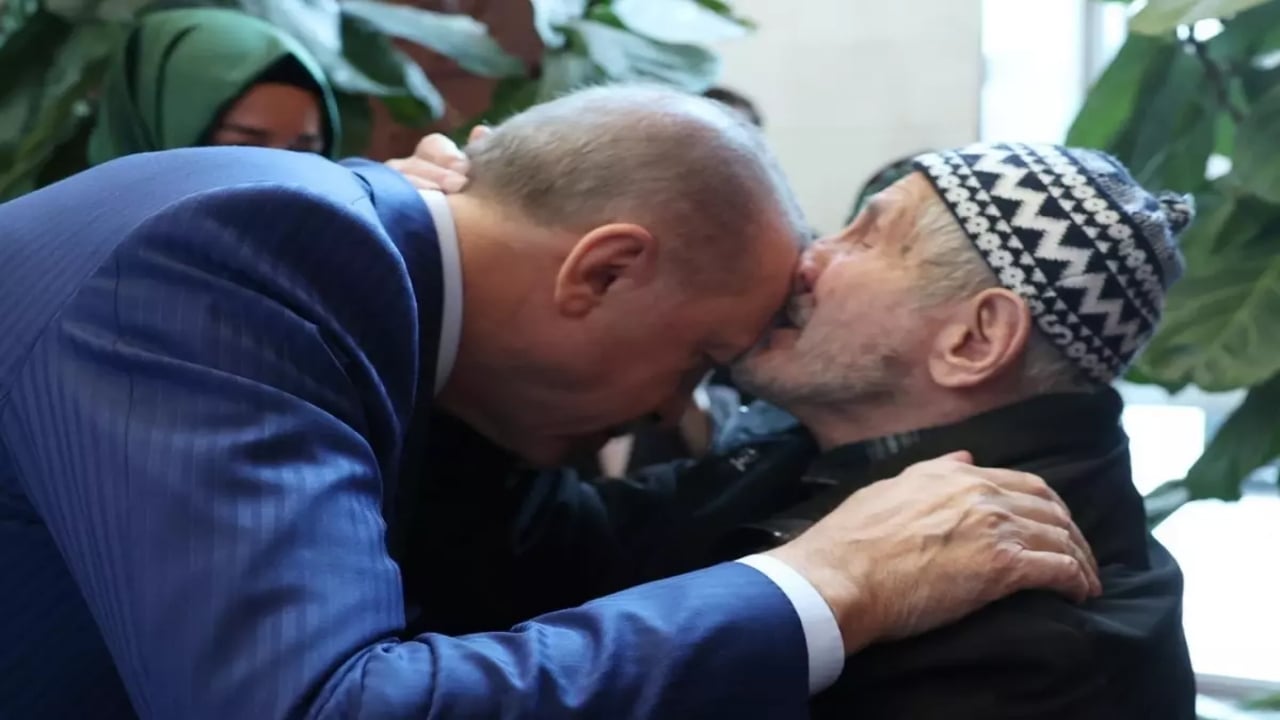 Foto - Asırlık çınardan Erdoğan’a duygulandıran mesaj! 9 cumhurbaşkanı gördü ama, onun için söyledikleri bambaşka