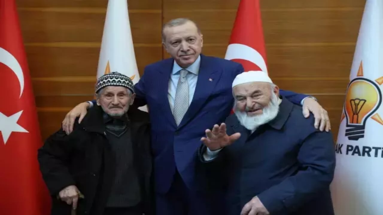 Foto - Asırlık çınardan Erdoğan’a duygulandıran mesaj! 9 cumhurbaşkanı gördü ama, onun için söyledikleri bambaşka