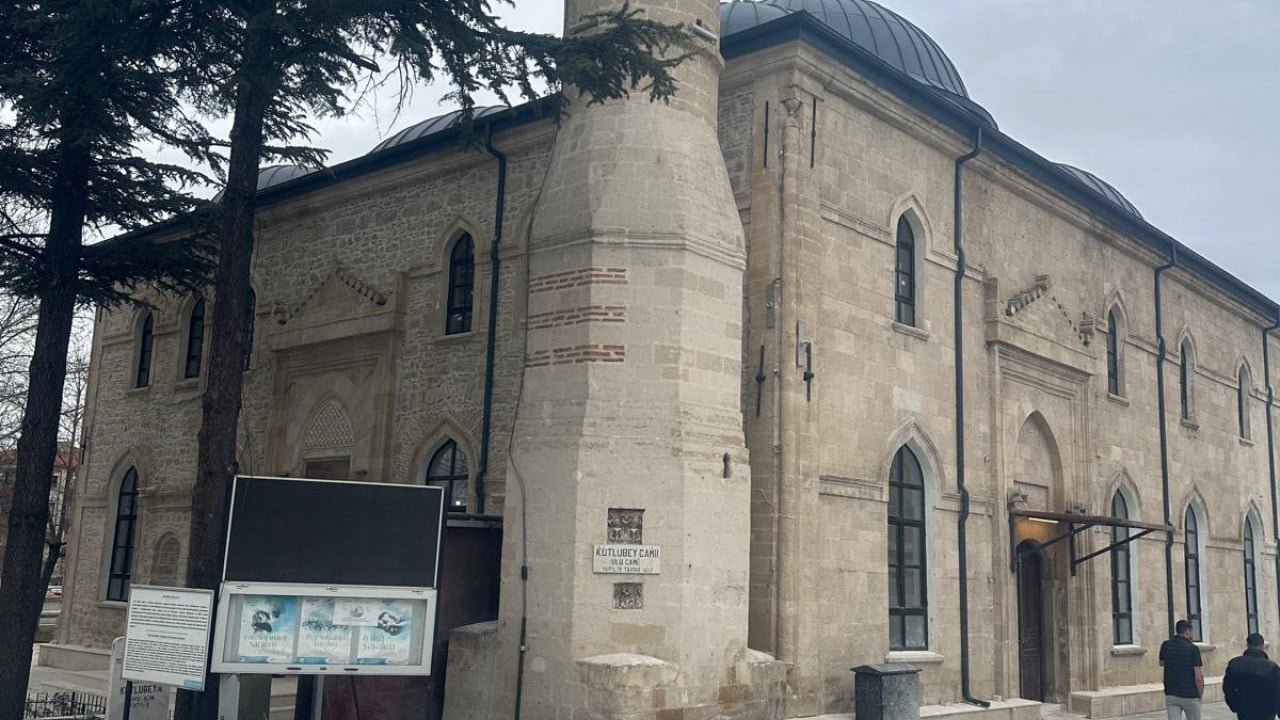 Foto - Asırlık emanetler cemaatiyle buluşuyor: 3 tarihi cami yeniden ibadete açılıyor: Bakan Ersoy paylaştı... 