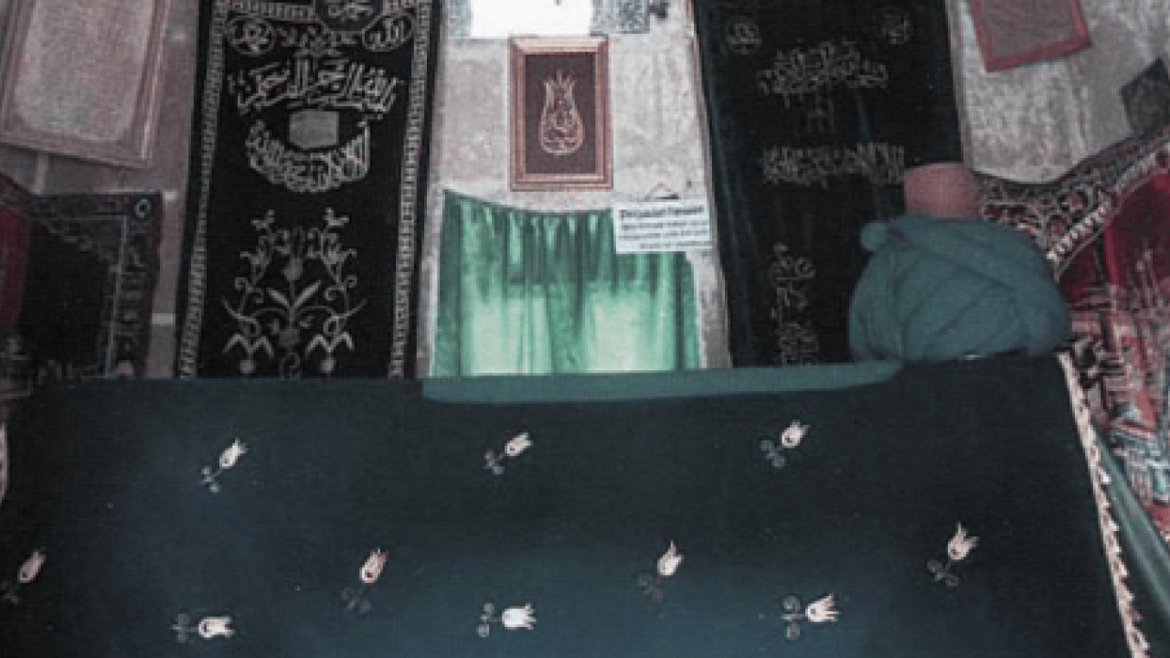 Foto - Asırlık gelenek sürüyor: Ateşbaz-ı Veli Türbesi’nde ‘tuz’ ikramıyla şifa dağıtılıyor