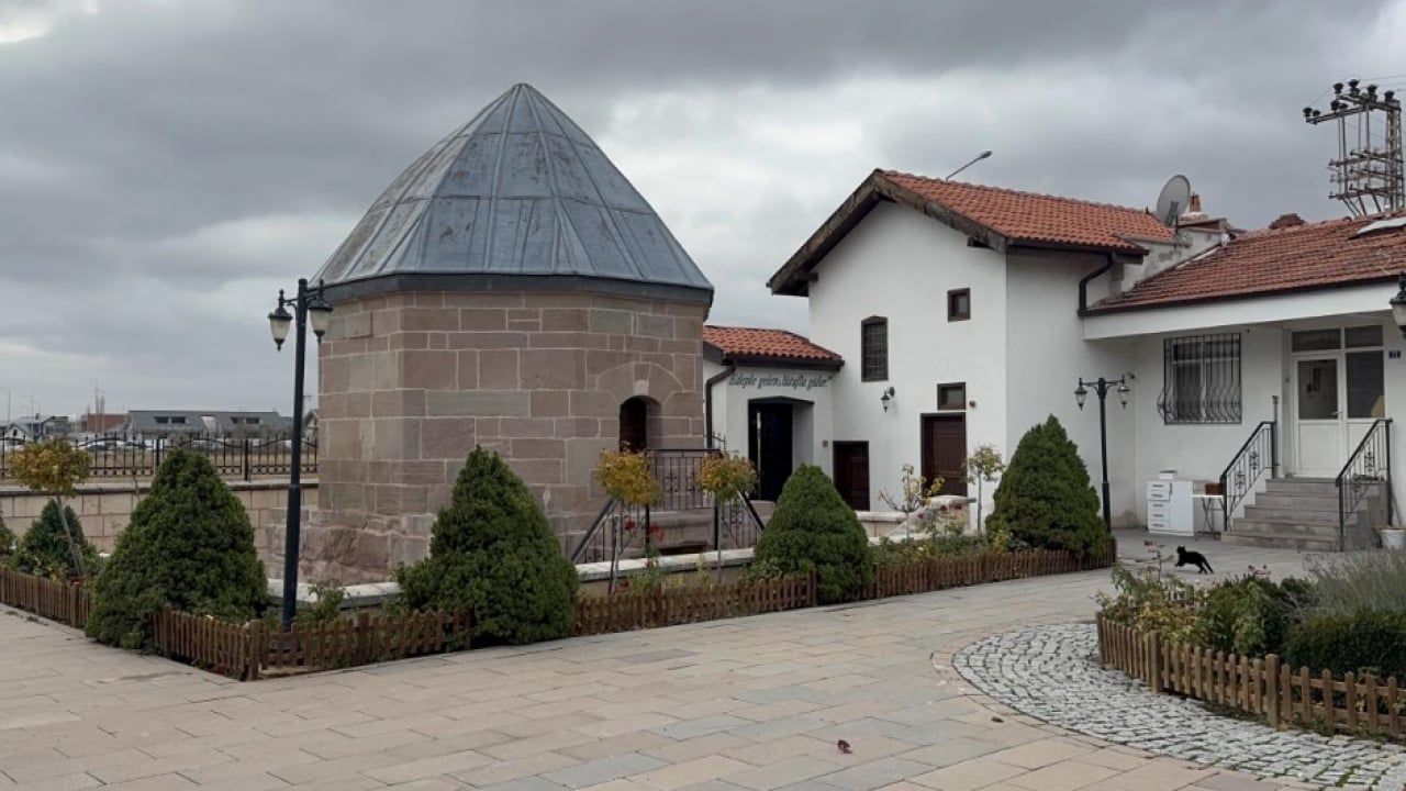 Foto - Asırlık gelenek sürüyor: Ateşbaz-ı Veli Türbesi’nde ‘tuz’ ikramıyla şifa dağıtılıyor