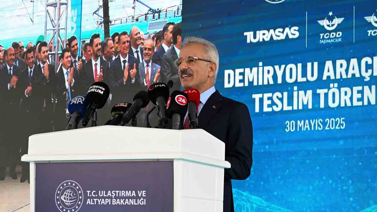 Askeri tank taşımada ve yakıt ikmalinde kullanılıyor: Stratejik vagonlarda güneş enerjisi dönemi