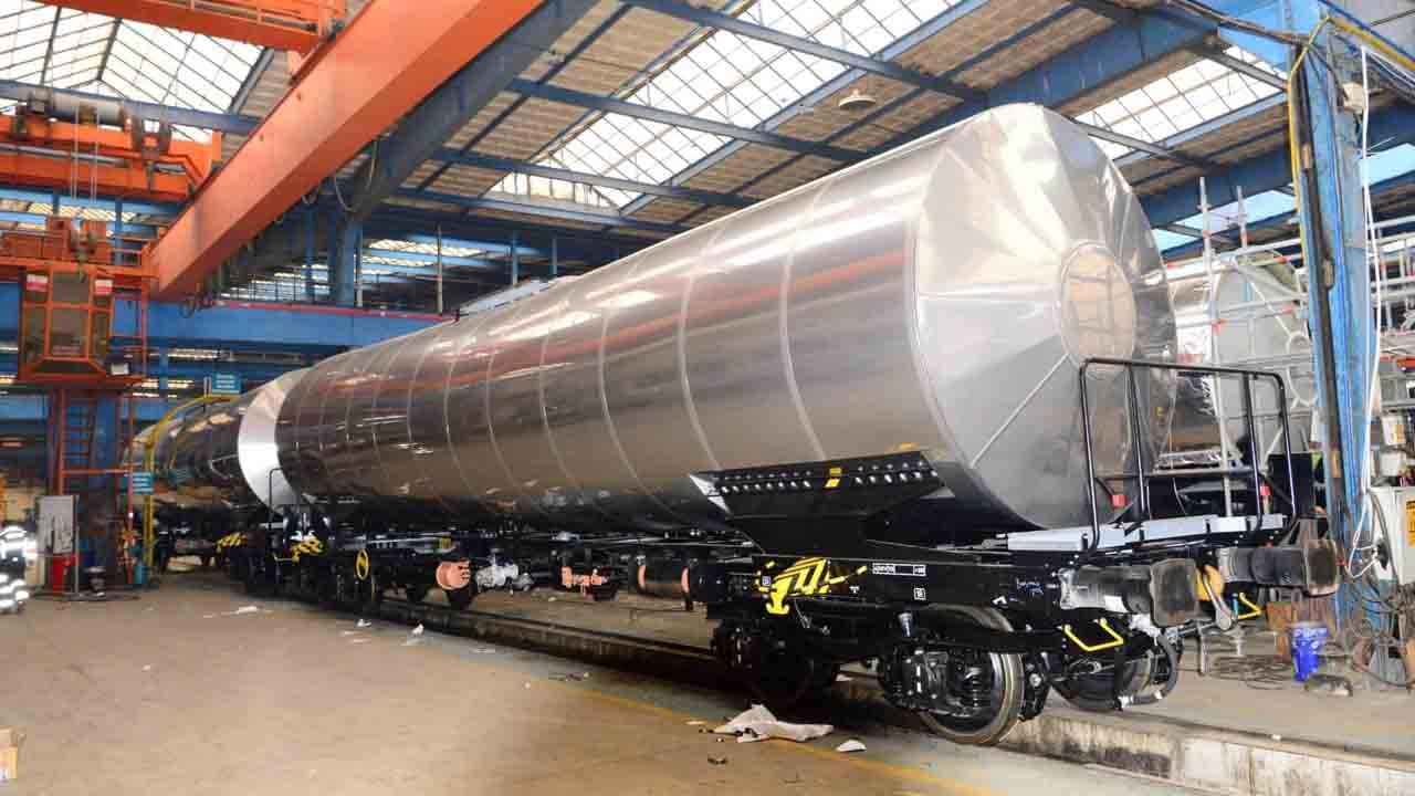 Foto - Askeri tank taşımada ve yakıt ikmalinde kullanılıyor: Stratejik vagonlarda güneş enerjisi dönemi