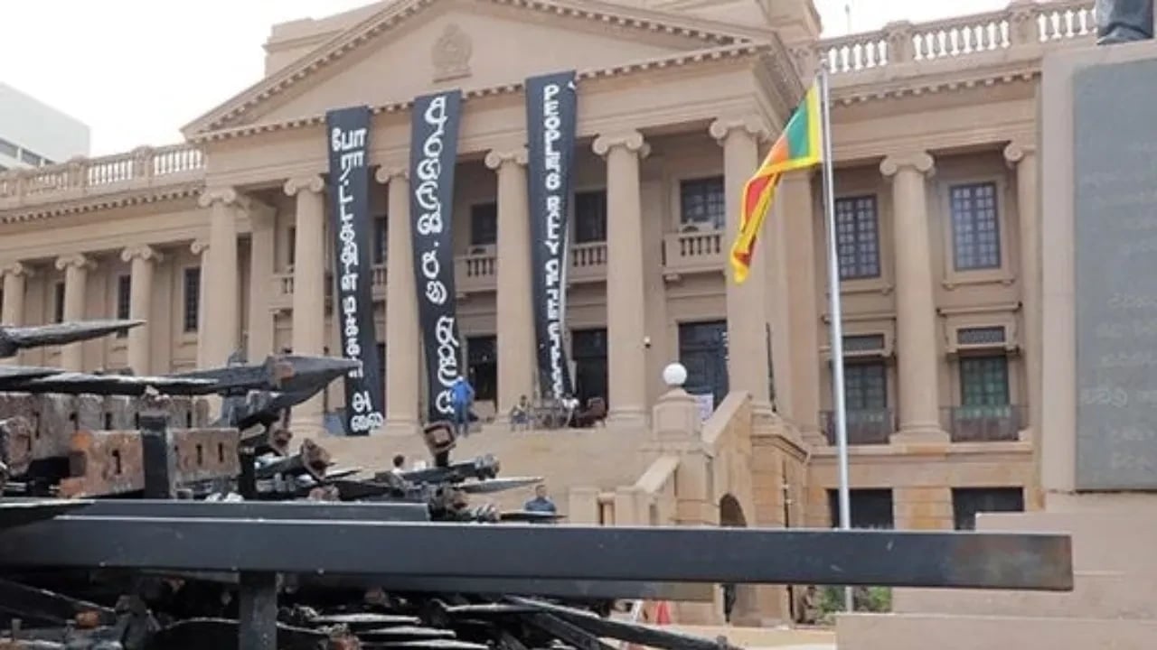 Foto - Asya ülkesinden, "Darısı başımıza" dedirten karar! Milletvekili emekli maaşları kaldırıldı