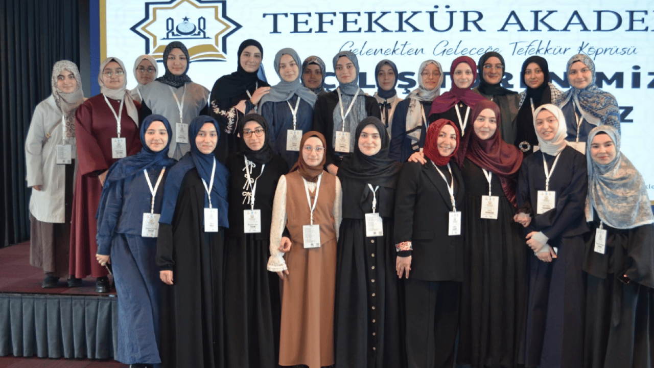 Foto - Atakum’da İslami İlimler Zirvesi: 'Tefekkür Akademi' Büyük Bir Başarıyla Tamamlandı