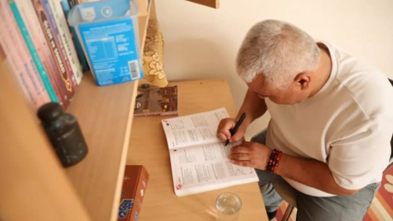 Foto - 14 yıl KPSS'ye girdi: Sonuca annesi bile inanamadı!