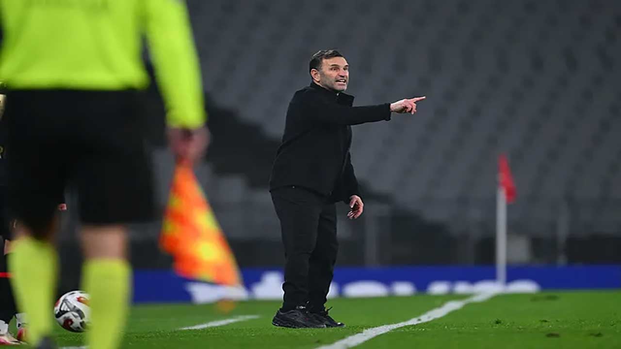 Foto - Atatürk Olimpiyat Stadı'nda tansiyon tavan yaptı! Ünlü yorumcu masayı yumrukladı: 