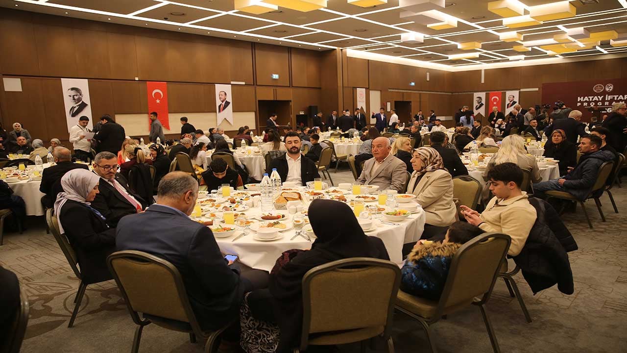 Foto - Ateş çemberinde diplomasi trafiği! Yaşar Güler: Savaşın yayılmaması için Türkiye yoğun çaba sarf ediyor!