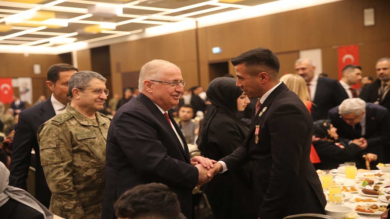 Foto - Ateş çemberinde diplomasi trafiği! Yaşar Güler: Savaşın yayılmaması için Türkiye yoğun çaba sarf ediyor!