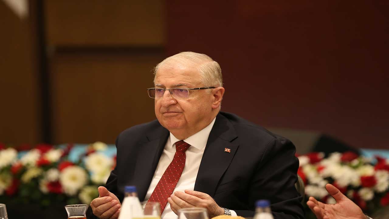 Foto - Ateş çemberinde diplomasi trafiği! Yaşar Güler: Savaşın yayılmaması için Türkiye yoğun çaba sarf ediyor!