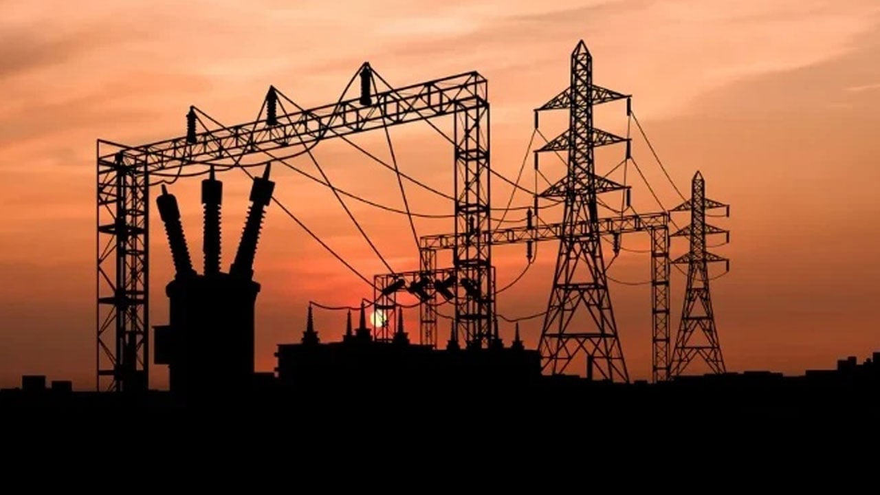 Foto - Atık pilleri toplayıp elektrik santrali kurdu: 9 yıldır bedava elektrik üretiyor