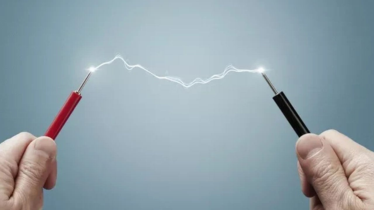 Foto - Atık pilleri toplayıp elektrik santrali kurdu: 9 yıldır bedava elektrik üretiyor