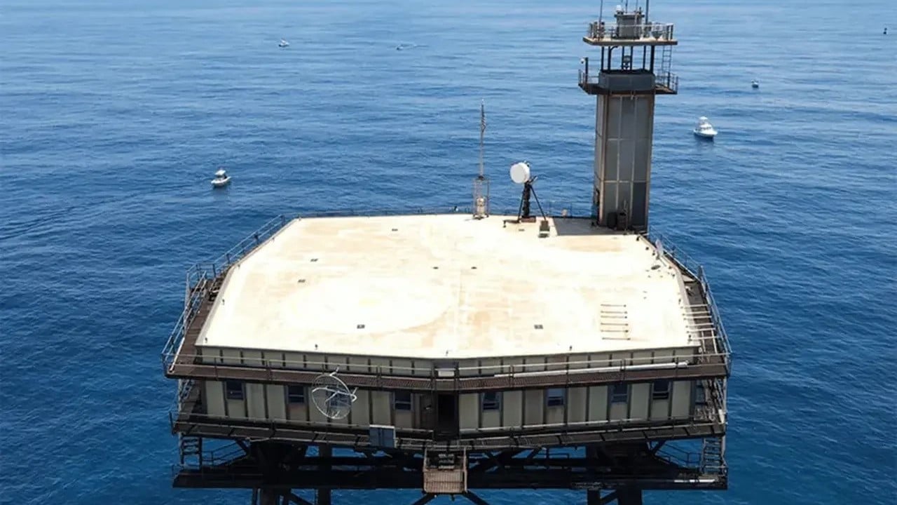 Atlantik'in ortasında tatil Dünyanın en tehlikeli otelinde boş yer yok!