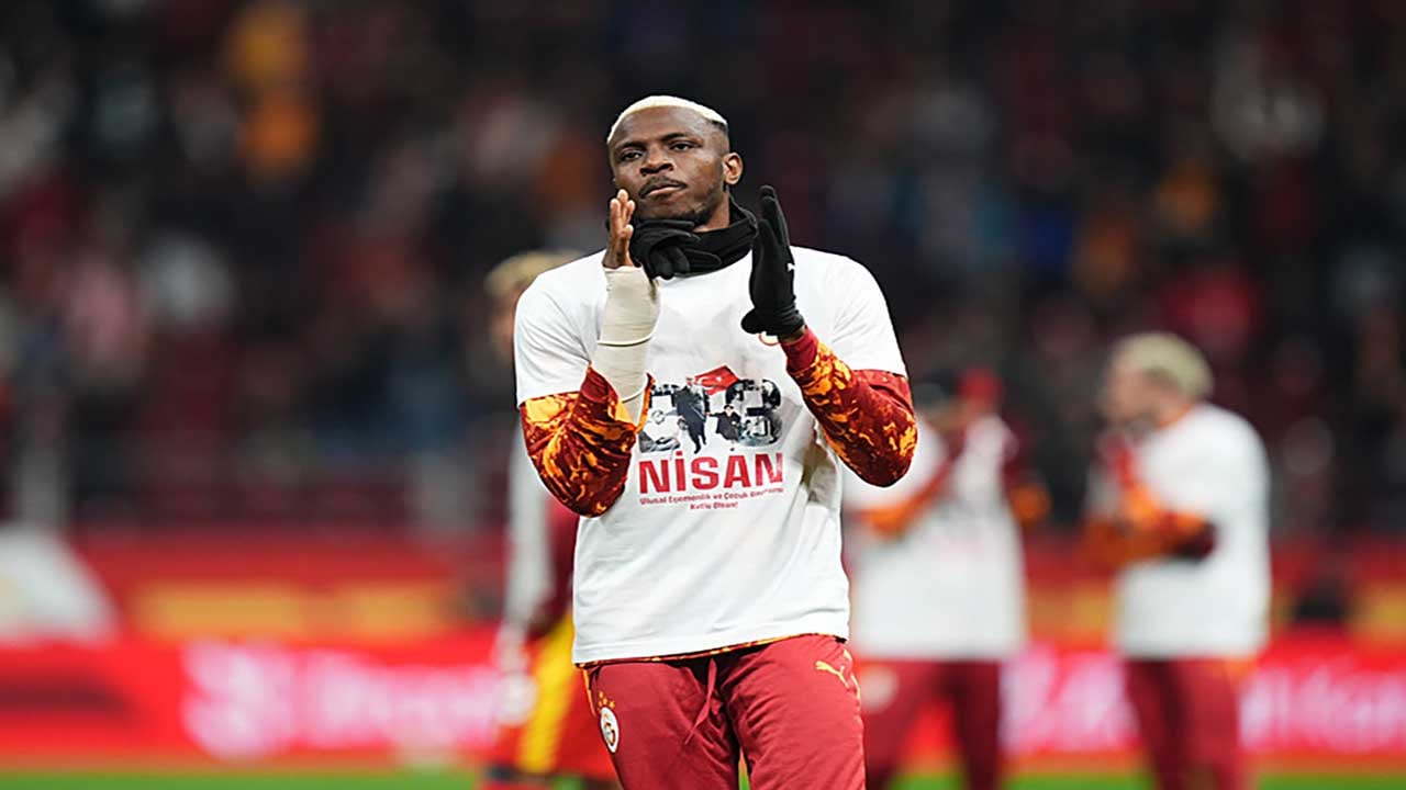 Foto - Avrupa devinden Victor Osimhen için 100 milyon euroluk çılgın teklif! Galatasaray kapıyı 150 milyondan açtı!