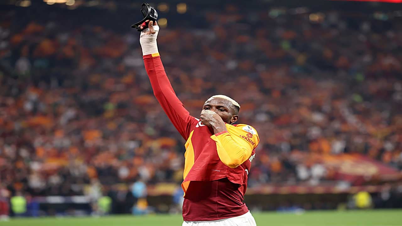 Foto - Avrupa devinden Victor Osimhen için 100 milyon euroluk çılgın teklif! Galatasaray kapıyı 150 milyondan açtı!