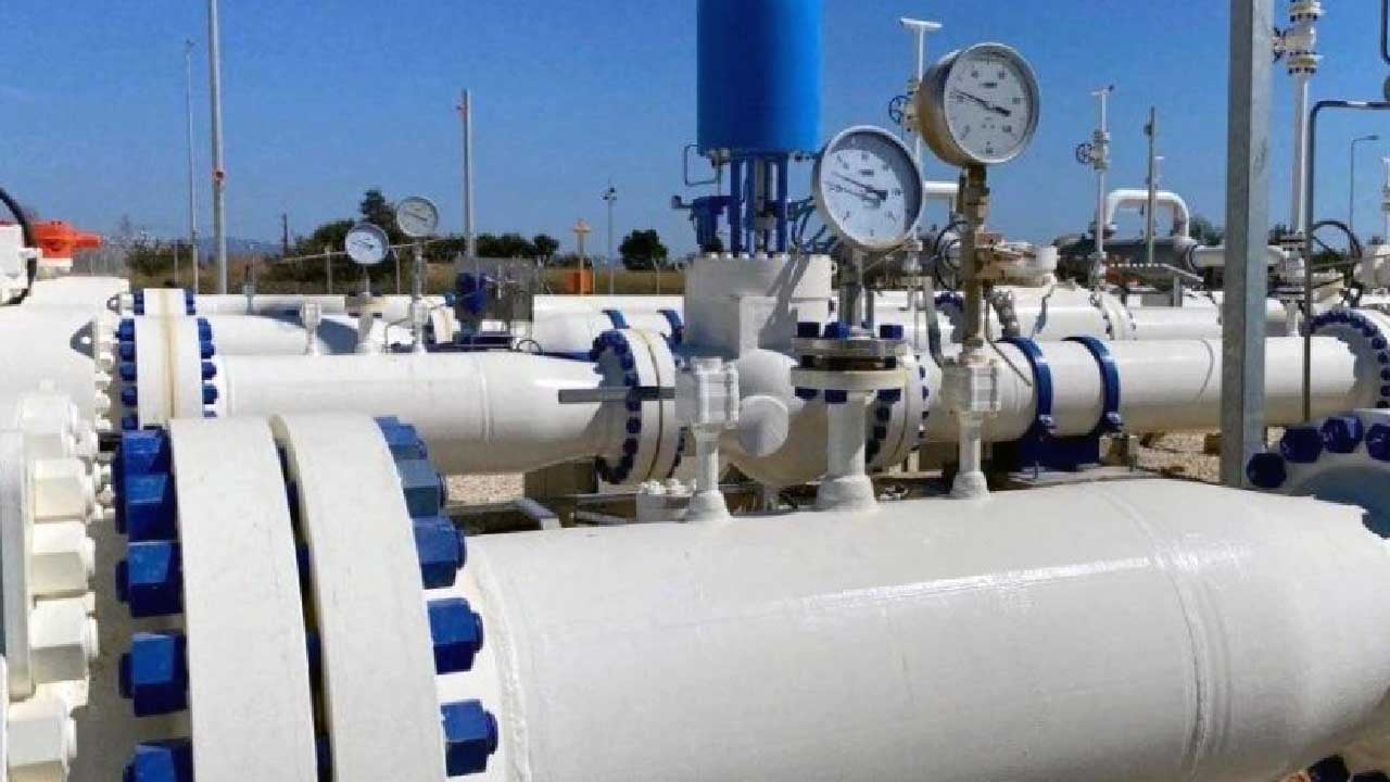 Foto - Avrupa Hâlâ Rusya'nın Savaş Makinesini Besliyor! Atıp tutmaları göstermelik mi?