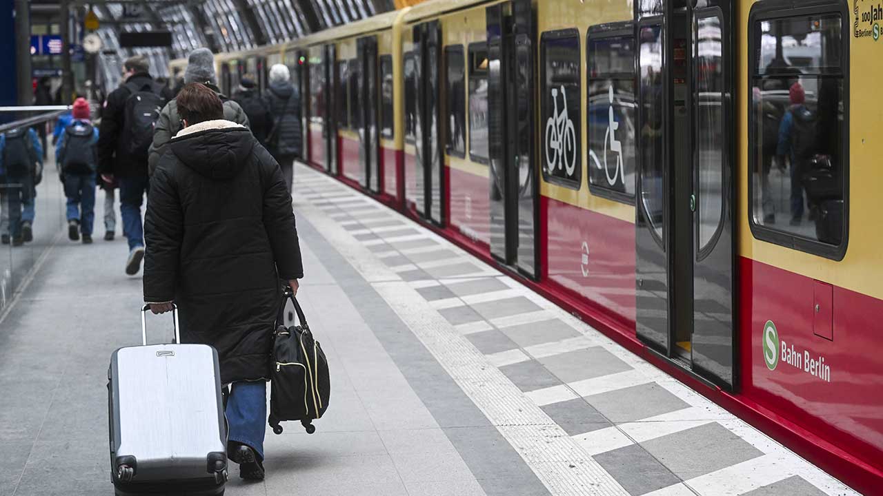 Foto - Avrupa hayali kuranlara duyurulur! Almanya'da hayat durma noktasına geldi