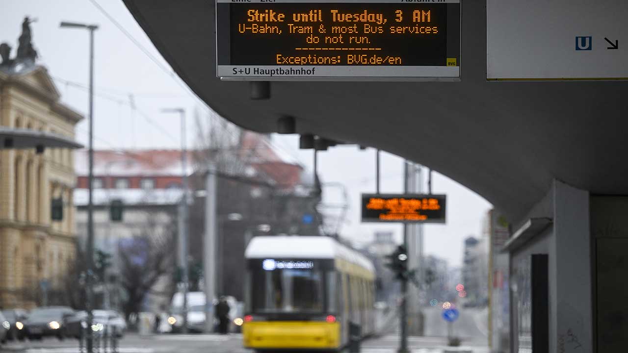 Foto - Avrupa hayali kuranlara duyurulur! Almanya'da hayat durma noktasına geldi
