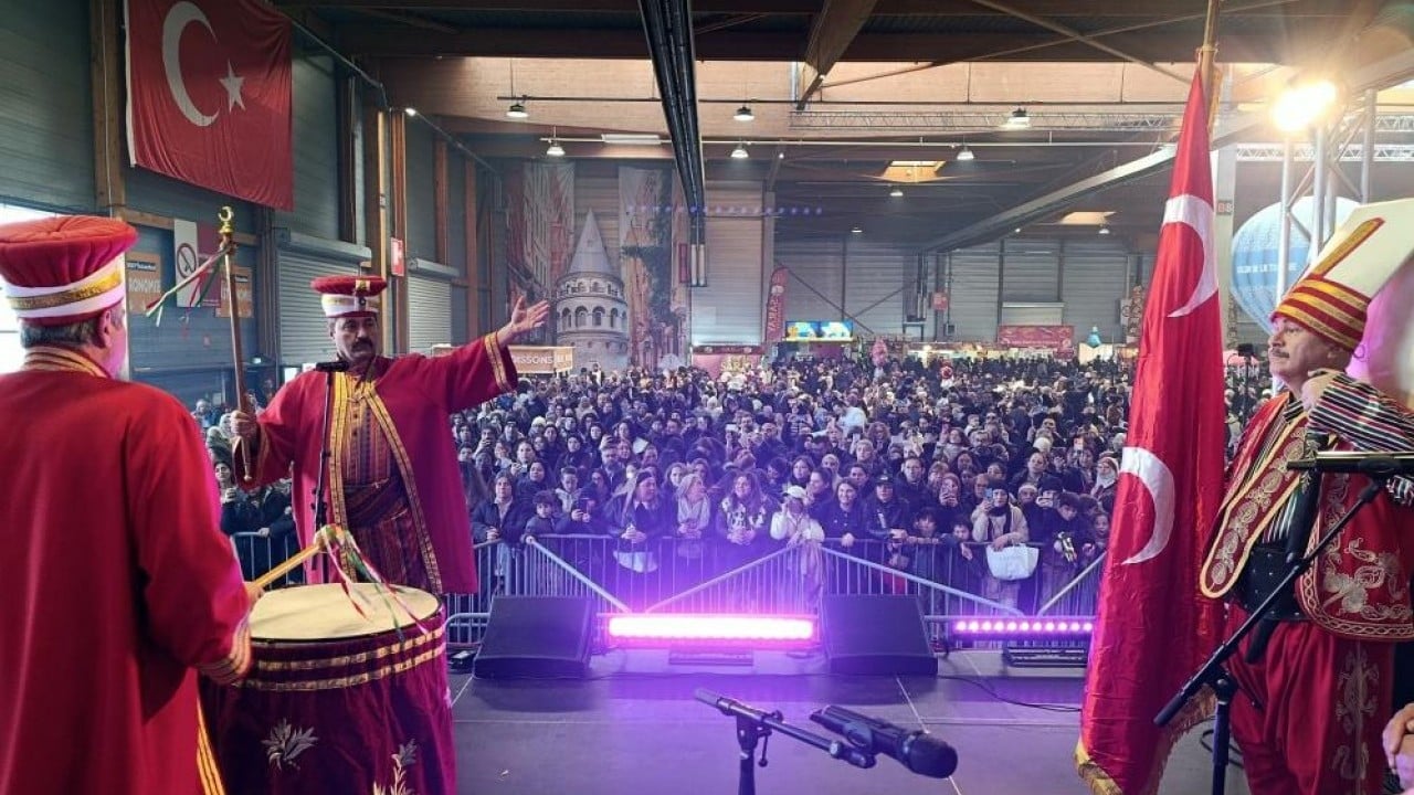 Avrupa mehter ile inledi Fransızlar dinledi