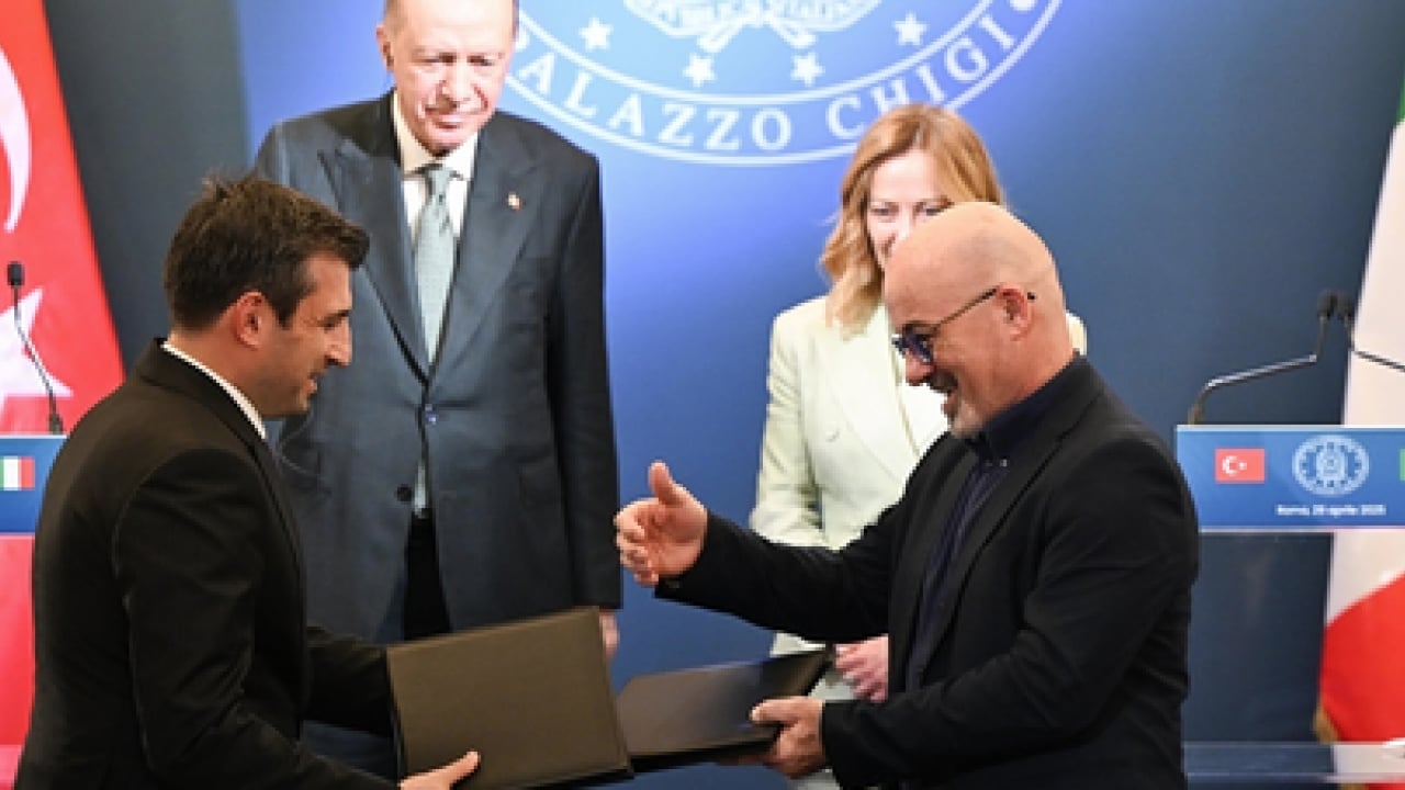 Foto - Avrupa savunması Türklerin işgalinde manşeti ile kıskançlıkta tavan yaptılar! 