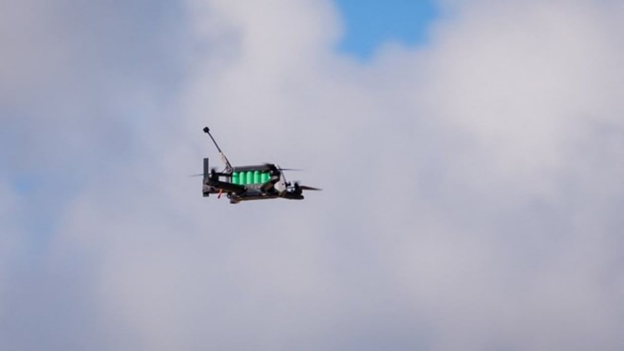 Foto - Avrupa ülkesi alarmda! Gizemli drone’lar NATO’nun askeri üssünü hedef aldı