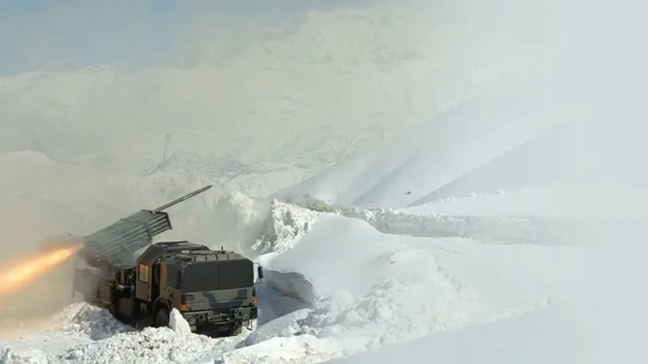 Foto - Avrupa ülkesinde panik! Türkiye 500 km menzilli füze sistemini aktif etti: Atilla'nın şimşekleri bölgede