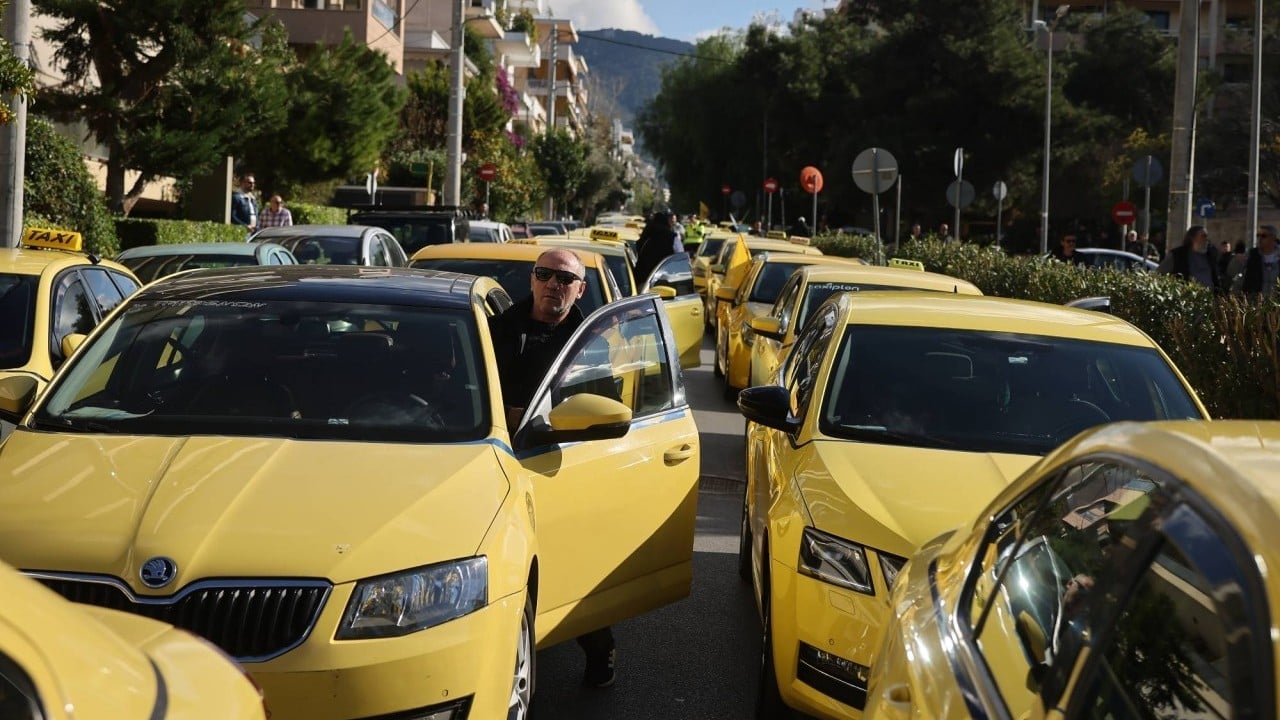 Foto - Avrupa ülkesinde taksiciler kontak kapattı
