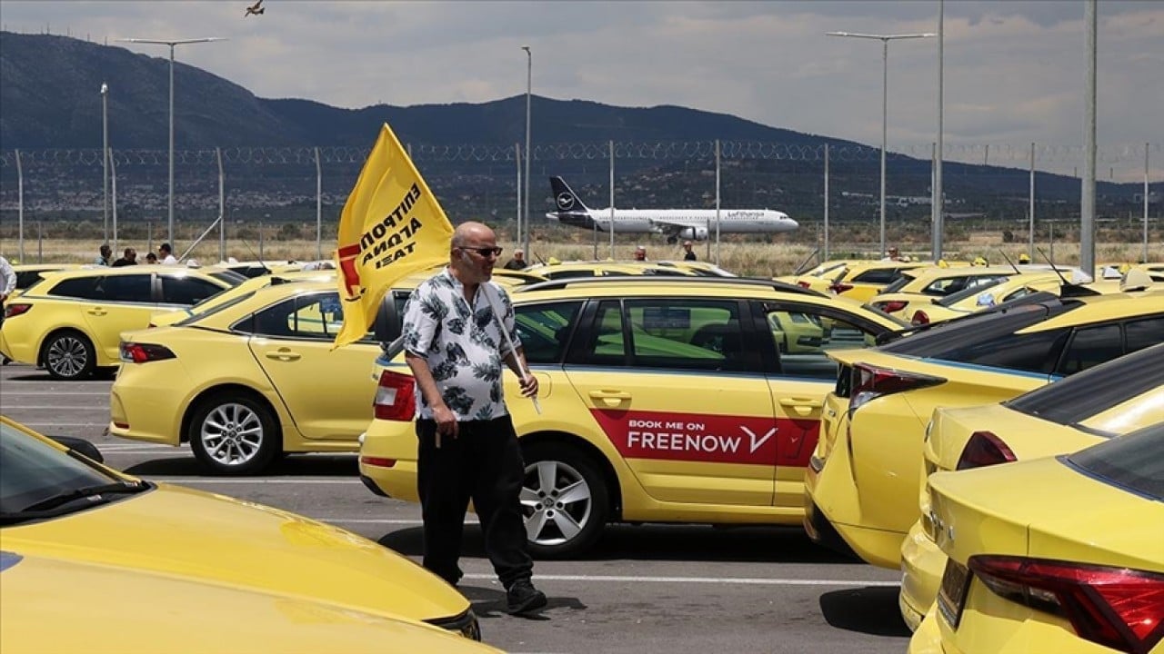 Foto - Avrupa ülkesinde taksiciler kontak kapattı
